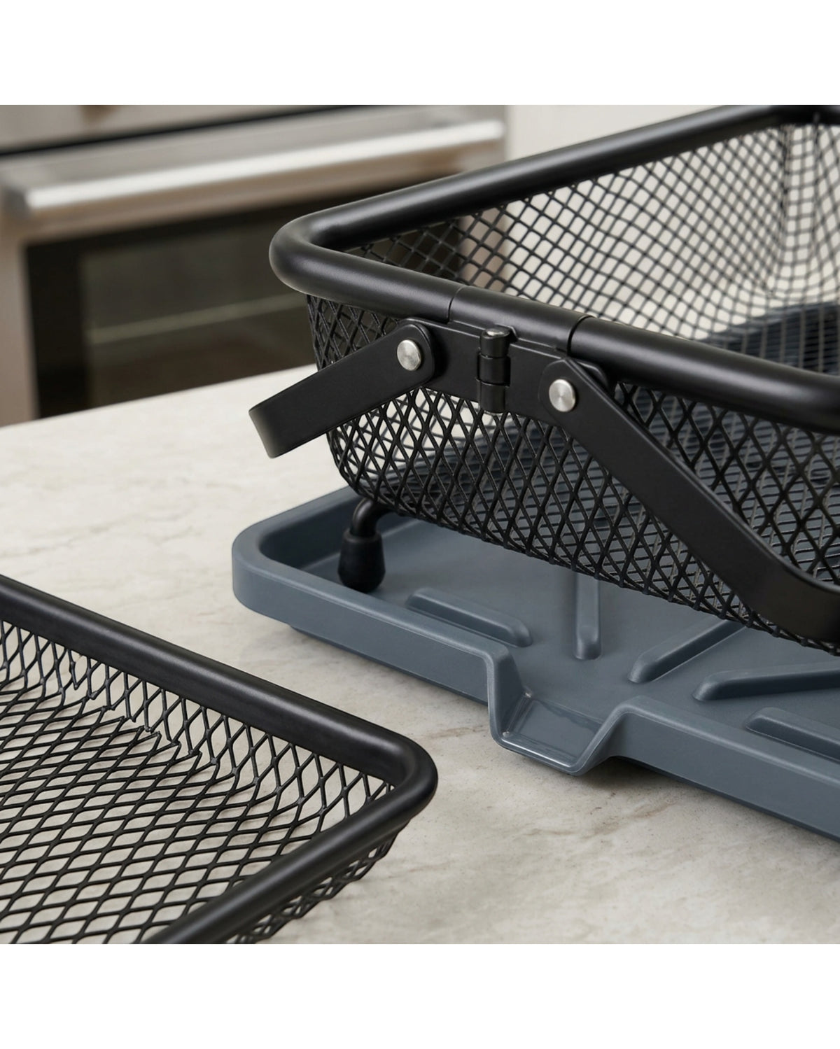 Jrtxf Rectangular Diamond Mesh Draining Basket with Slate Drip Tray - Detail view
