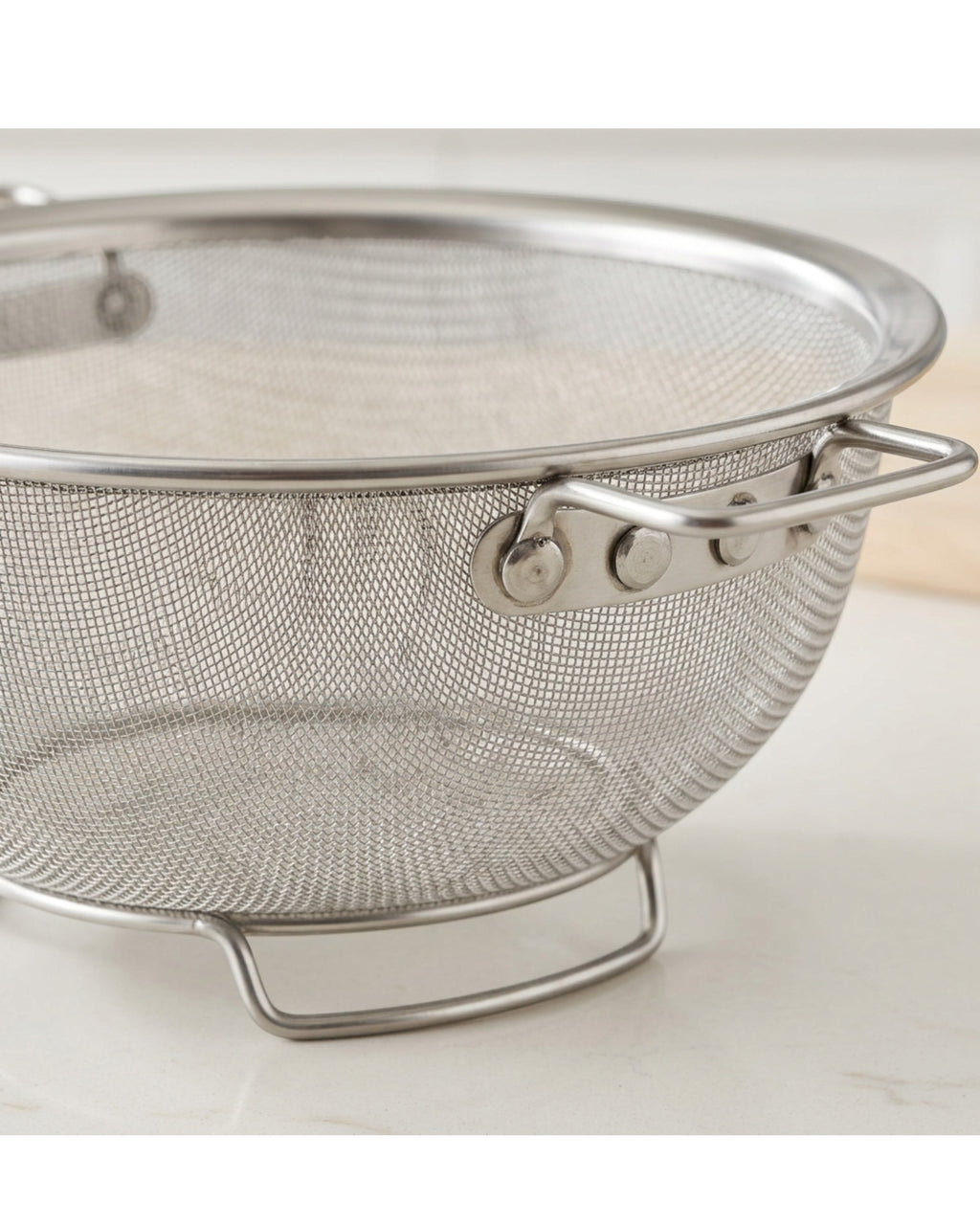 Jrtxf Round Fine Mesh Colander with Two Handles and Three Feet 26 cm - Detail view