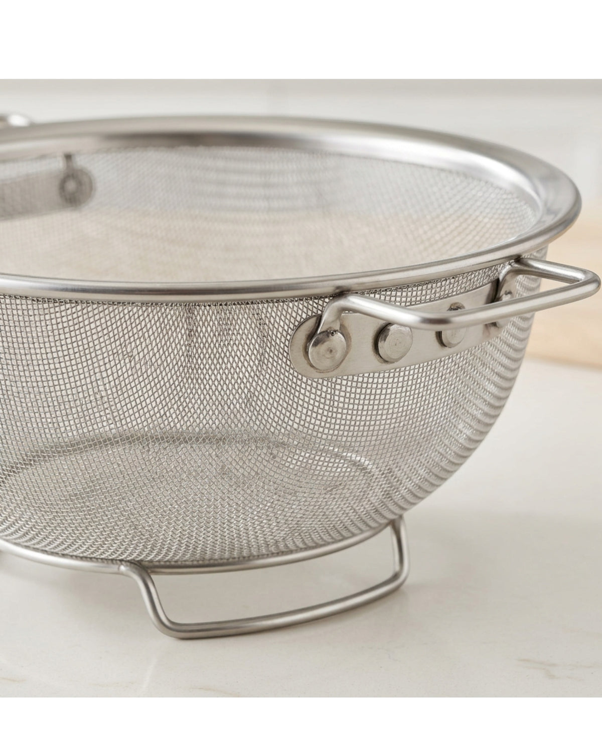 Jrtxf Round Fine Mesh Colander with Two Handles and Three Feet 26 cm - Detail view